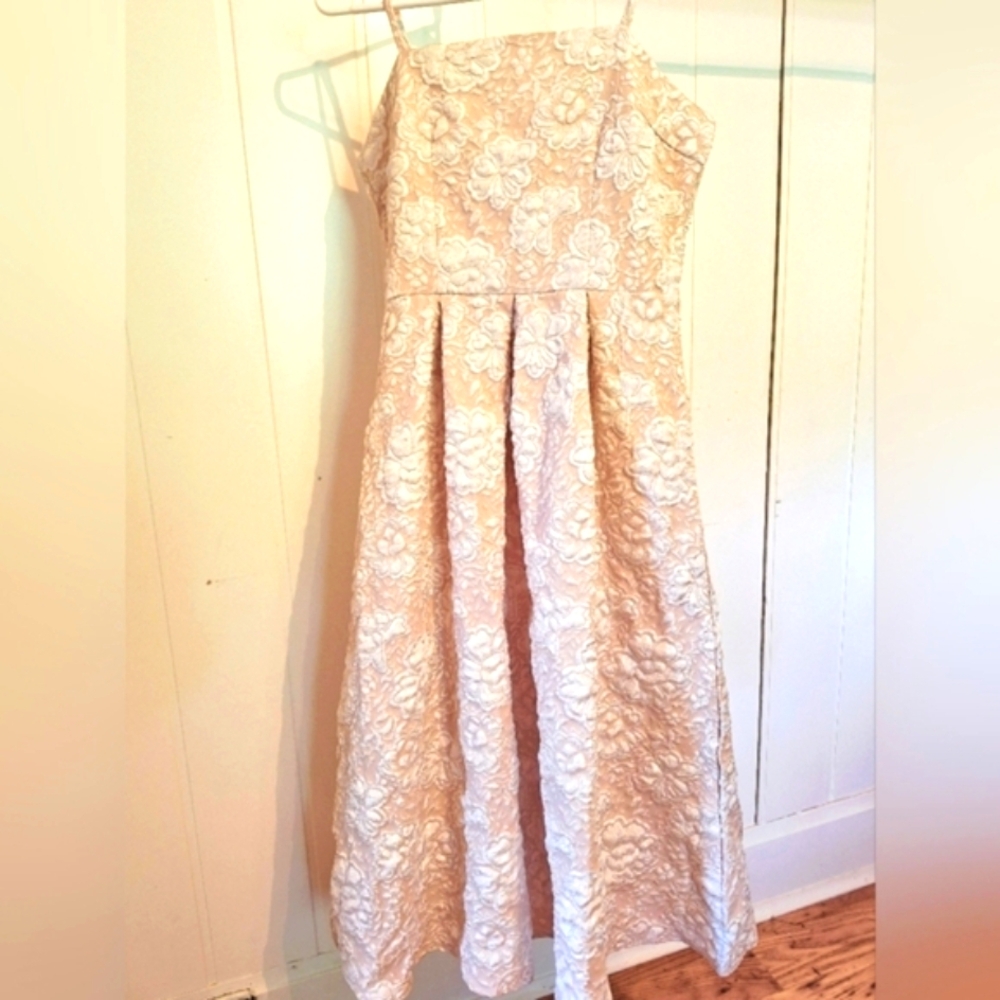 NWOT Charming Beige A-line Strappy Retro "Audrey Hepburn" Style Midi Dress Sz M.